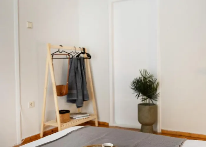 דירה 3br With Balcony *