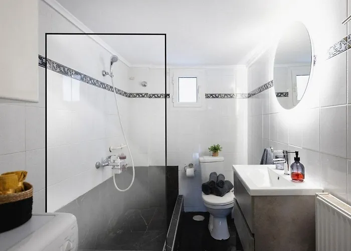 3br With Balcony * סלוניקי