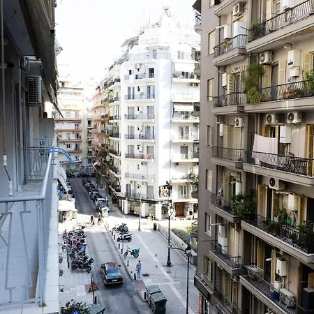 Apartment 3br With Balcony *